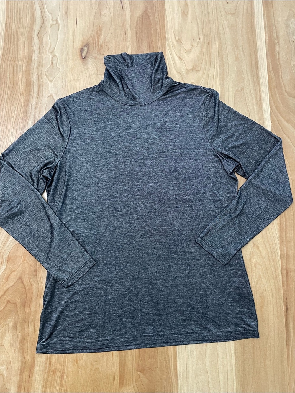 J McLaughlin Large Black Metallic Turtleneck Classic Minimalist Shimmer